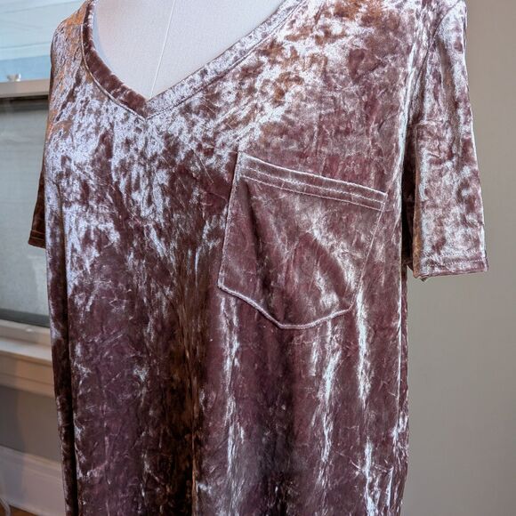 Spring & Mercer Pink Crushed Velvet T-shirt Pocket V Neck Rose Smoke Size Large - Picture 4 of 6